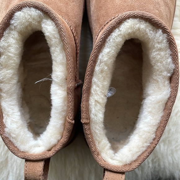 Ugg Classic Ultra Mini Suede Boot Sz 9 - Picture 6 of 8
